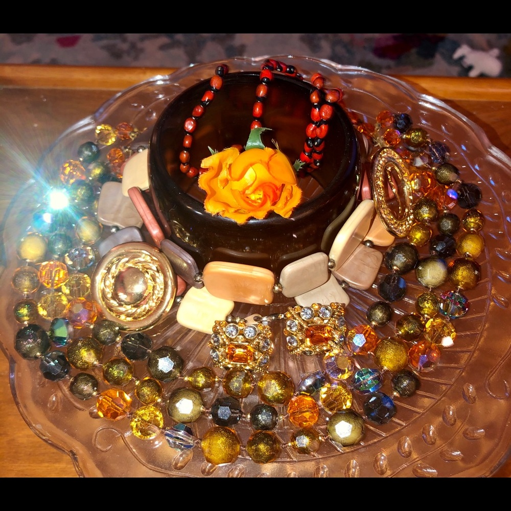 8 Piece Lot of Vintage Estate Jewelry